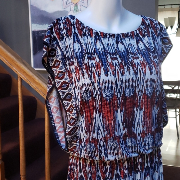 Red and blue patterned dress - Picture 2 of 3